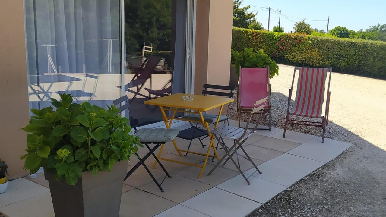 Hotel A Tous Vents La Roche-Chalais Exterior foto